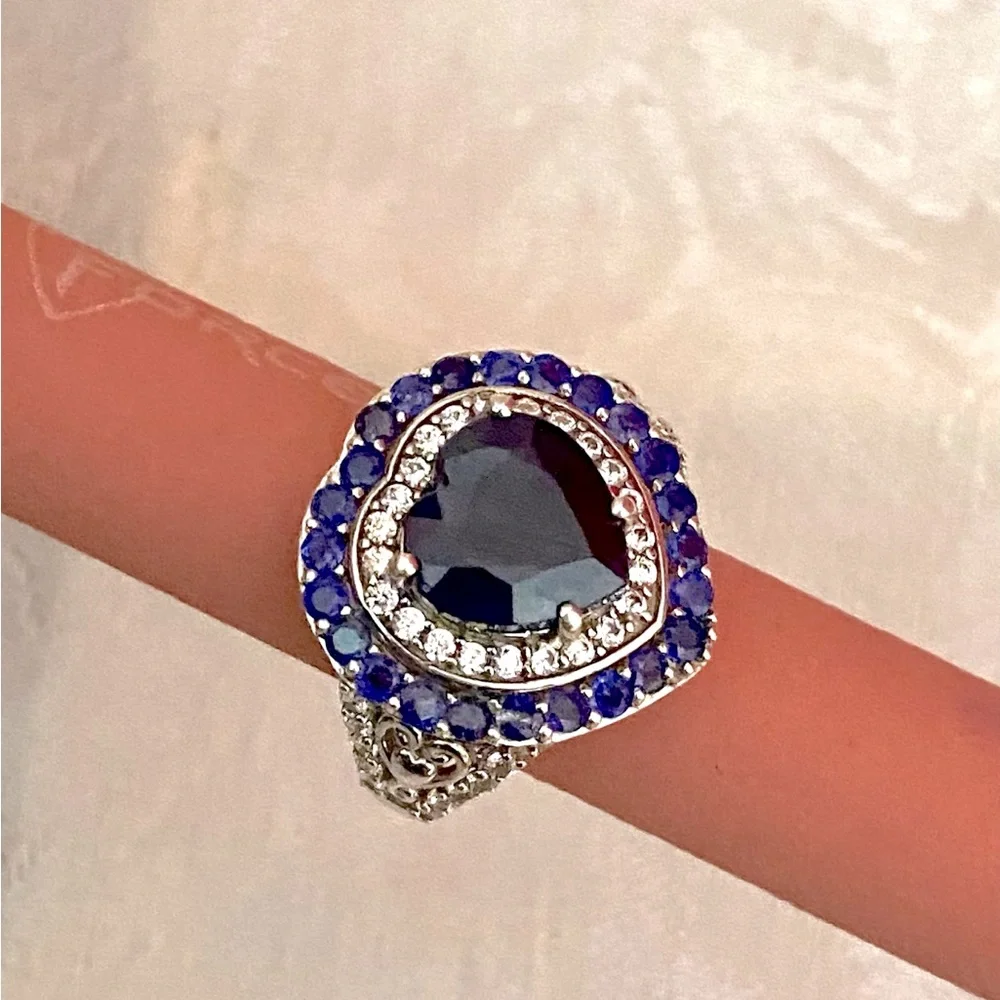 Sapphire heart shaped ring 7.75 cwt platinum over sterling silver size 7